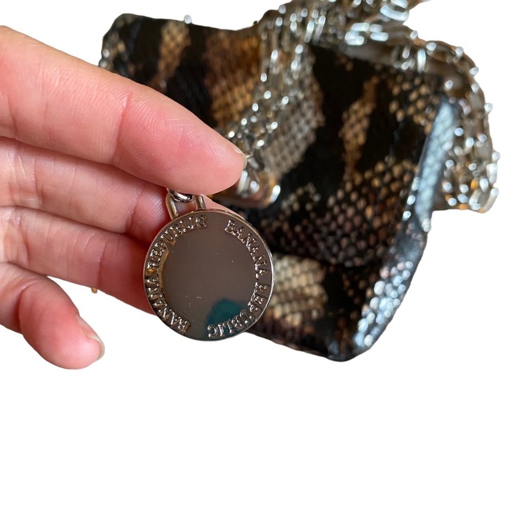 ⭐️ BANANA REPUBLIC Snakeskin Metallic Mini Crossbody Chain Strap - Picture 5 of 9